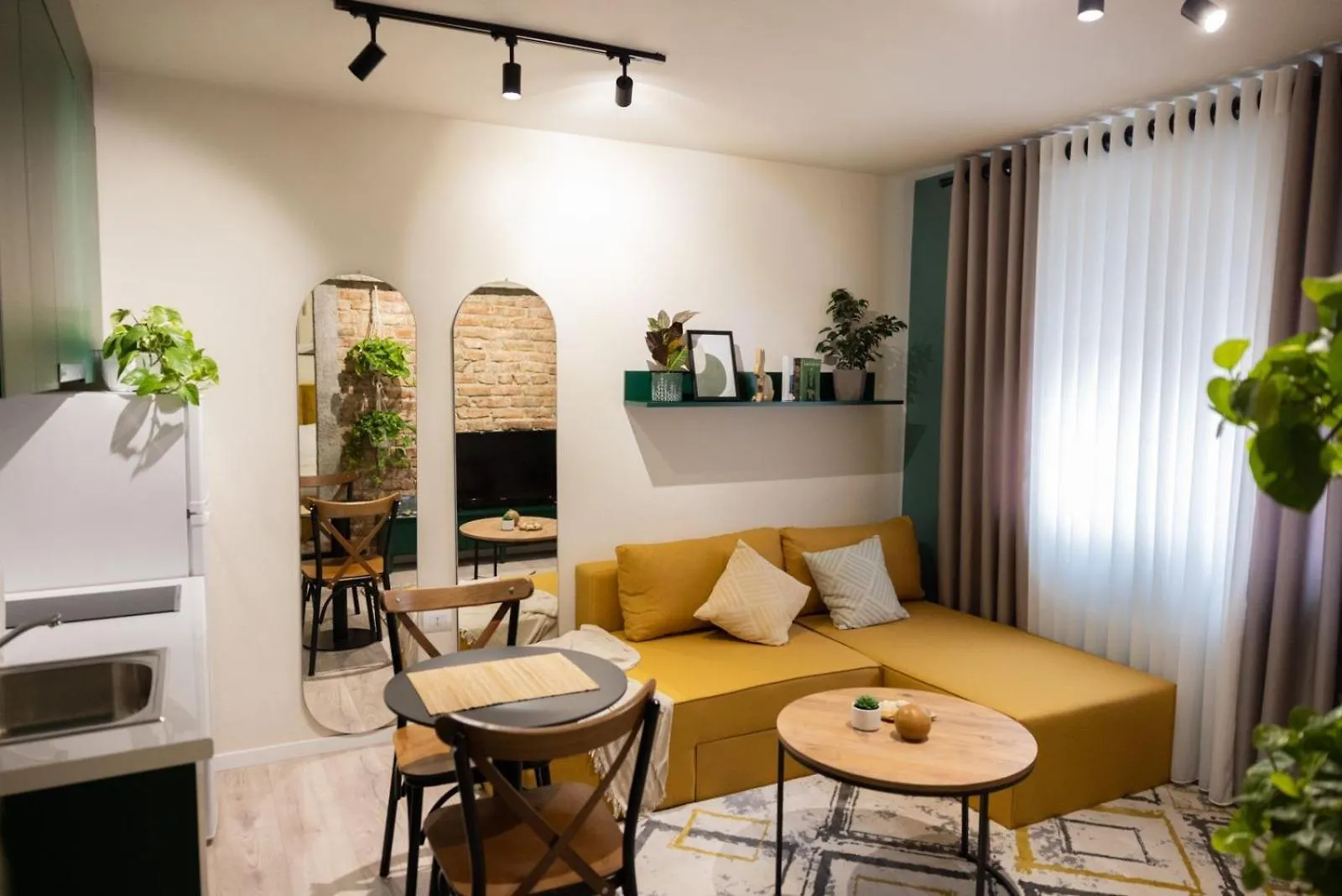 Three Doors Apartments Tirana