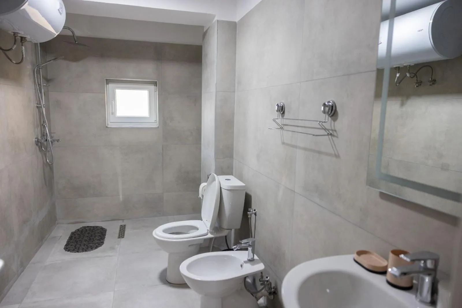 Three Doors Apartments Tirana 0*,