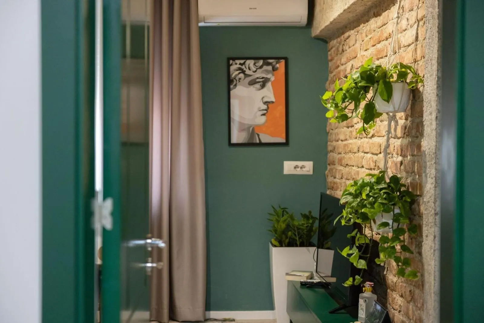 Three Doors Apartments Tirana